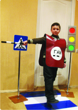 Уголок дорожного движения 2200 галерея 1