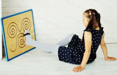 Панель-лабиринт «Рисуем ногами №2 Бабочка» 3184ПР галерея 1