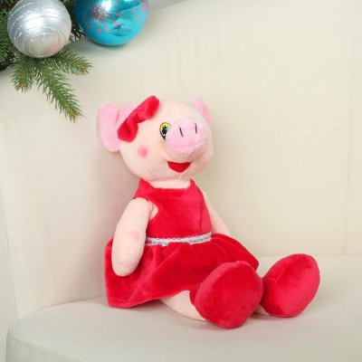 Мягкая игрушка "Хрюшка в красном платьишке с поясом", 21 см       