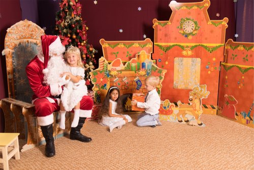 Комплект декораций Санта ждет детей 38340