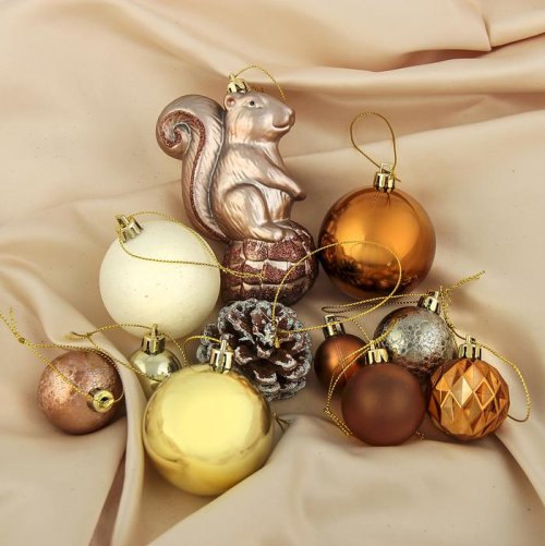 Набор украшений пластик (набор 50 шт) 30*38*6 см LUXE с шишками       2137116