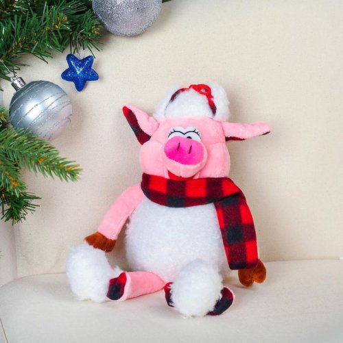 Мягкая игрушка "Поросёнок в полосатом шарфике и шапке" 17 см       3138661С