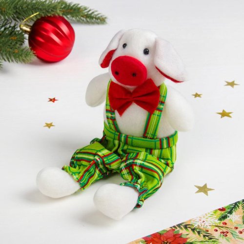 Мягкая игрушка "Свинюшка комбинезон в клетку"    3340239С