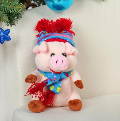 Мягкая игрушка "Хрюша в шапке и шарфике" 17 см      3138701С